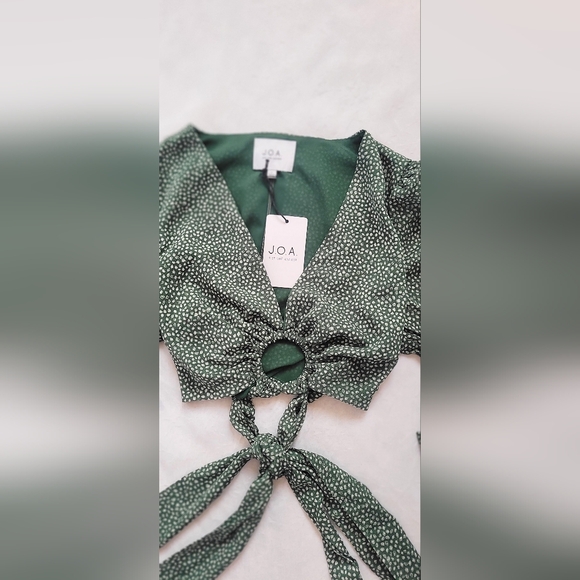 NWT! J.O.A. Anthropologie Spring Polka Dot Print Women's Ariel Wrap Crop Top XS - Picture 4 of 16